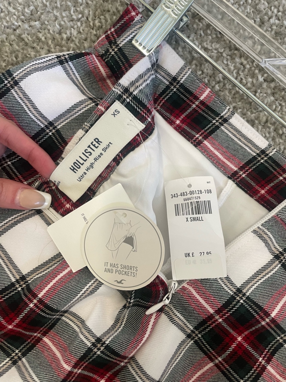 Hollister Red Black White Plaid Mini Skirt - Picture 3 of 3